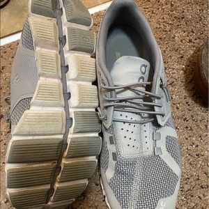 Ladies In Clouds size 8 Barely worn